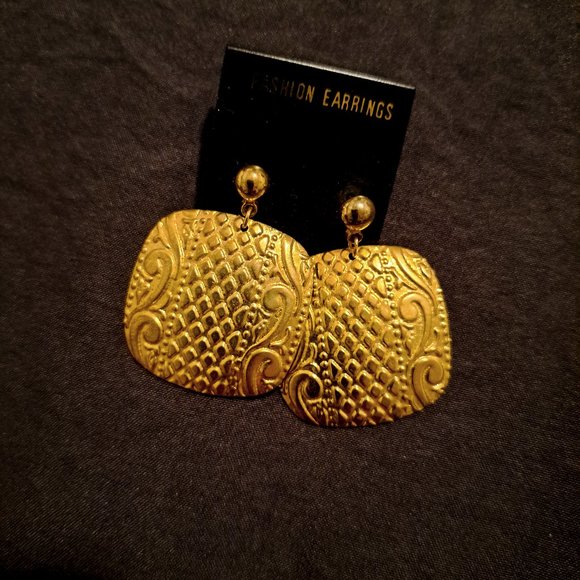 Vintage Fashion Earrings - Gold Tone - Picture 2 of 3